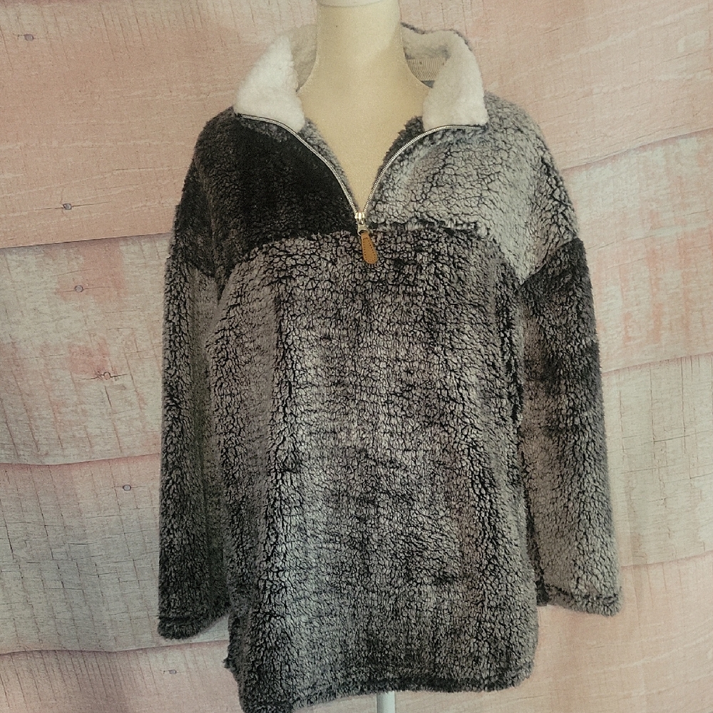 Warm And Cozy Lifestyle Grey Fleece Pullover